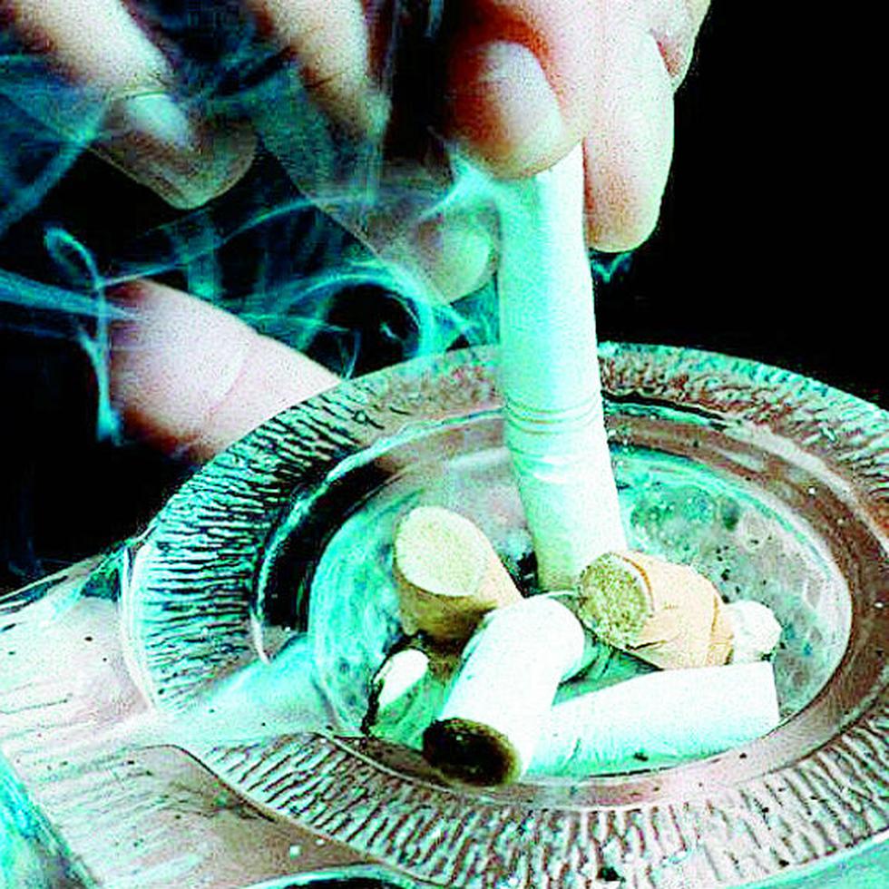 Se estima que un aumento del 10 % en el precio de venta de los cigarrillos podría reducir en un 4 % el consumo en países de ingresos altos. (Archivo)