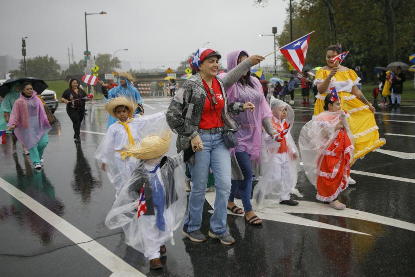Durante el desfile se vio múltiples niñas y niños con vestidos y sombreros alusivos a Puerto Rico.