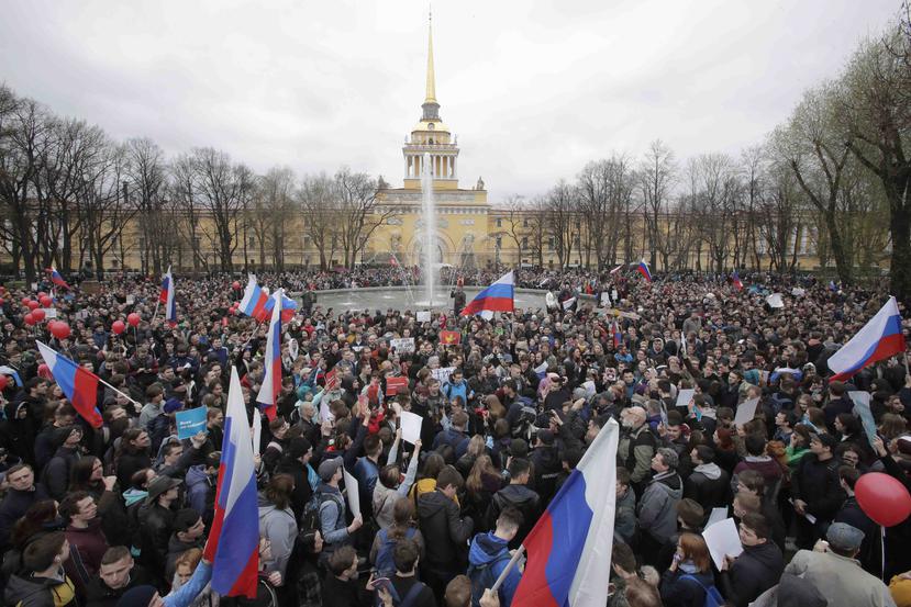Manifestantes se concentran en San Peterseburgo, Rusia. (AP)