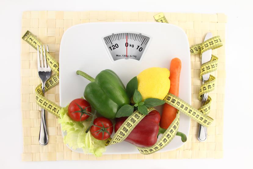 Una alimentación sana, en combinación con el ejercicio, puede ayudar a manetener el peso y la salud en general.