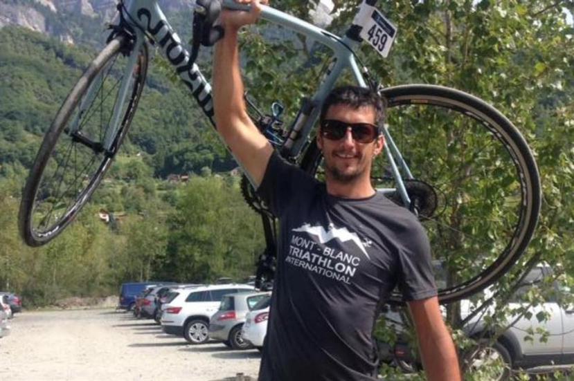 La muerte de ciclista Mark Sutton a manos de un cazador reveló una terrible historia familiar. (Facebook)