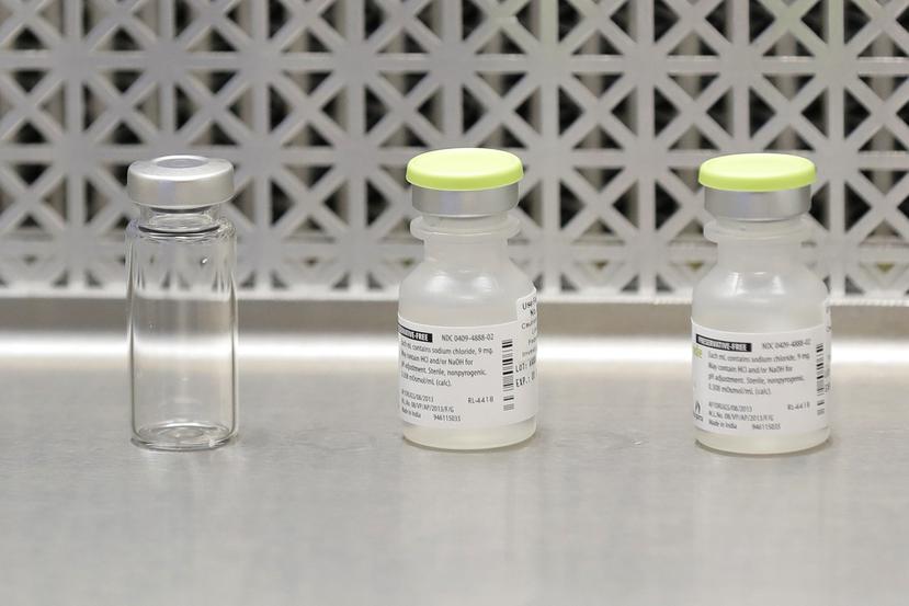 Foto de archivo de frascos empleados para una prueba clínica de una posible vacuna contra el COVID-19 en Seattle.
