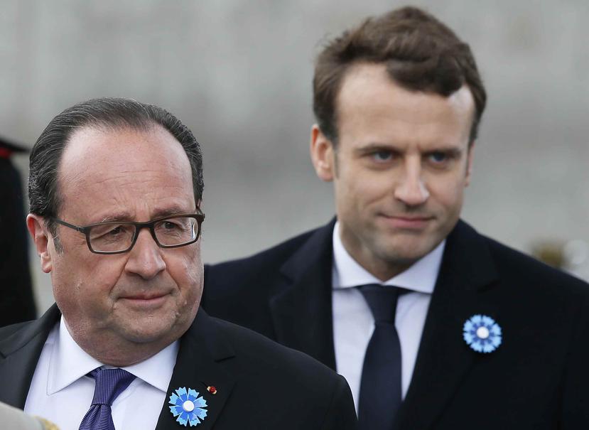 Francois Hollande junto al nuevo presidente francés. (AP)