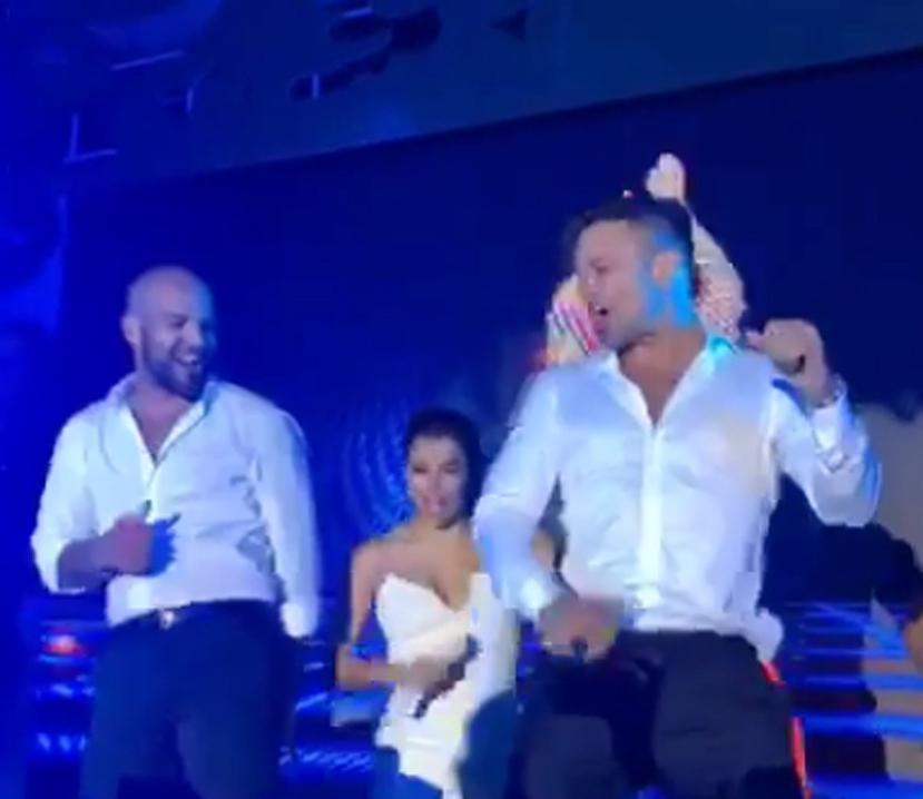 Amaury Nolasco, Eva Longoria y Ricky Martin bailan al ritmo de Claridad. (Imagen tomada del vídeo)