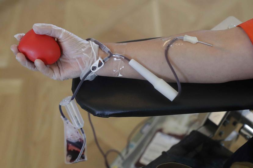 Las donaciones de sangre han disminuido en Estados Unidos por el coronavirus. (AP)
