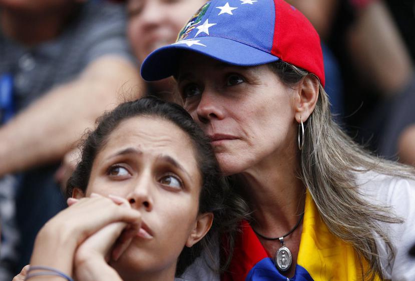 Los opositores a Maduro están preocupados porque aseguran que la medida busca promover y no prevenir el odio (AP).