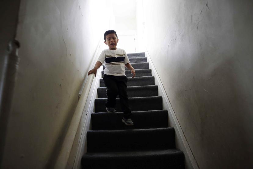 Meses después de que su padre fue detenido por el ICE, Franco Pérez, de 4 años, sigue mostrándose agresivo en clase y entra en pánico si su padre se separa de él más de unos minutos. (AP)