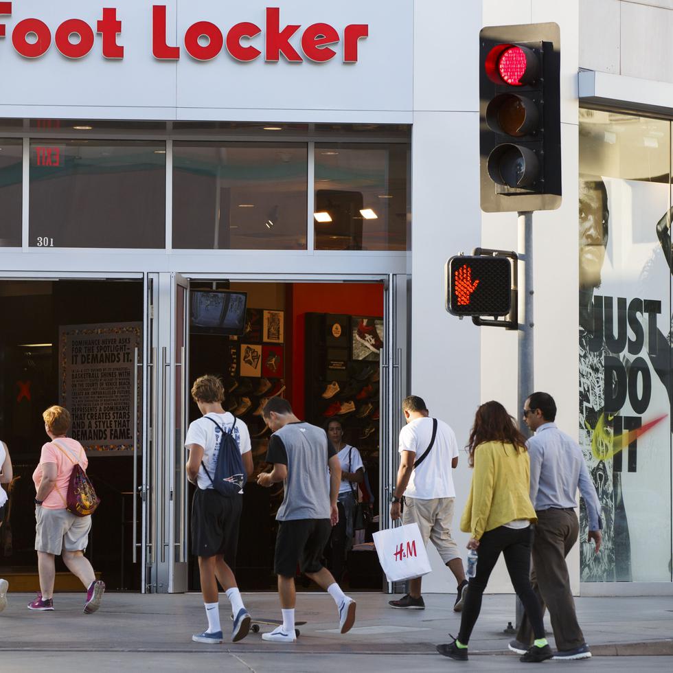 La cadena anticipa que sus ventas este año estarán por debajo a las de 2022. El año próximo Foot Locker cumplirá 50 años de fundada.