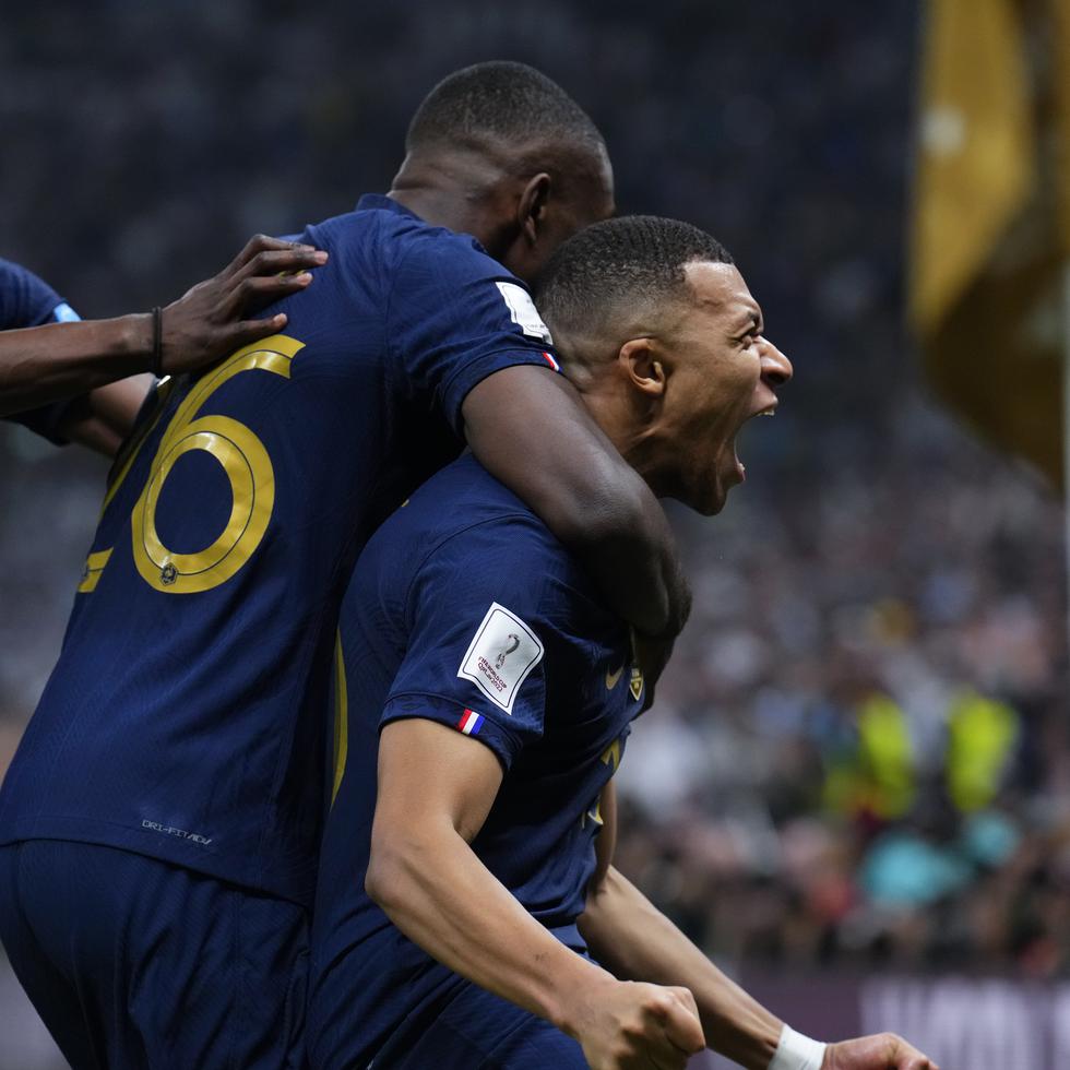 El francés Kylian Mbappe celebra un gol en la final del Mundial de Catar.