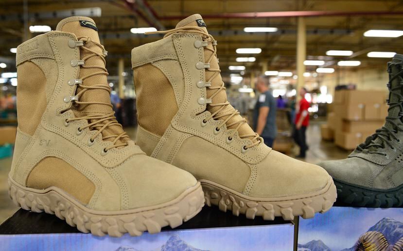 En el 2014, la empresa Lifestyle Footwear obtuvo un contrato para fabricar botas militares en su planta en Moca.  (GFR Media)