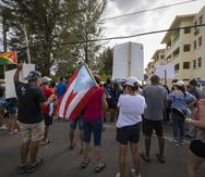 Un grupo de ciudadanos protestaron el pasado 31 de julio desde la playa Los Almendros, en contra de la construccion de una piscina en el condominio Sol y Playa.