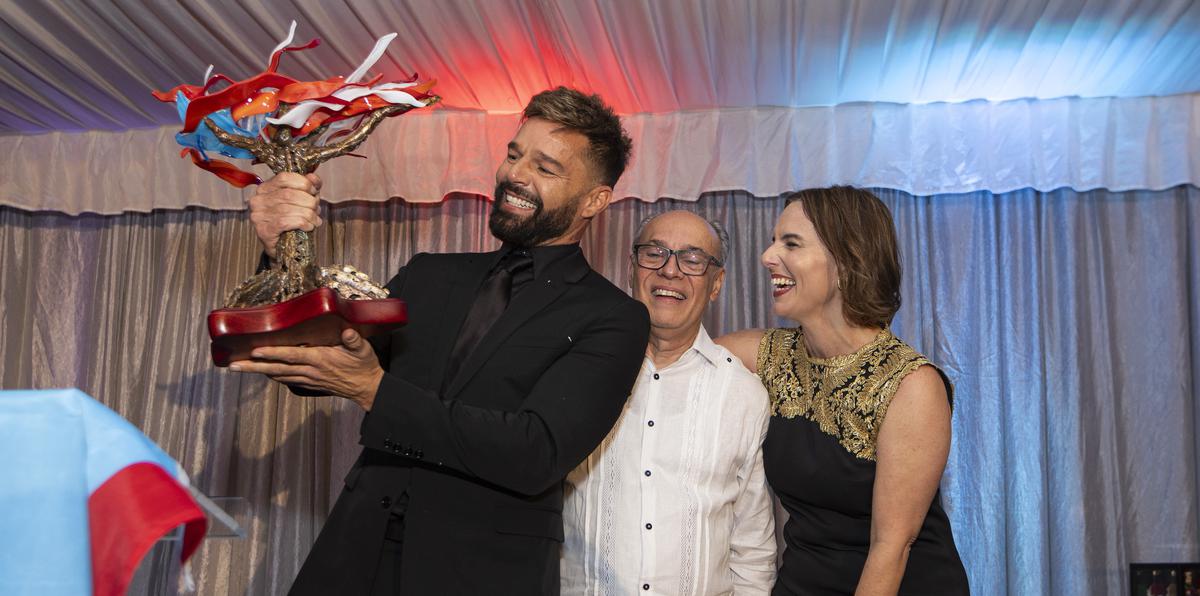 El Museo Nacional de Arte y Cultura Puertorriqueña le otorgó el premio al "Astro Boricua" por su labor filantrópico a través de la Fundación Ricky Martin (RMF), que se caracteriza por luchar contra la trata humana.