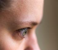 Uno de los principales síntomas de la enfermedad de tiroides es la resequedad en los ojos.