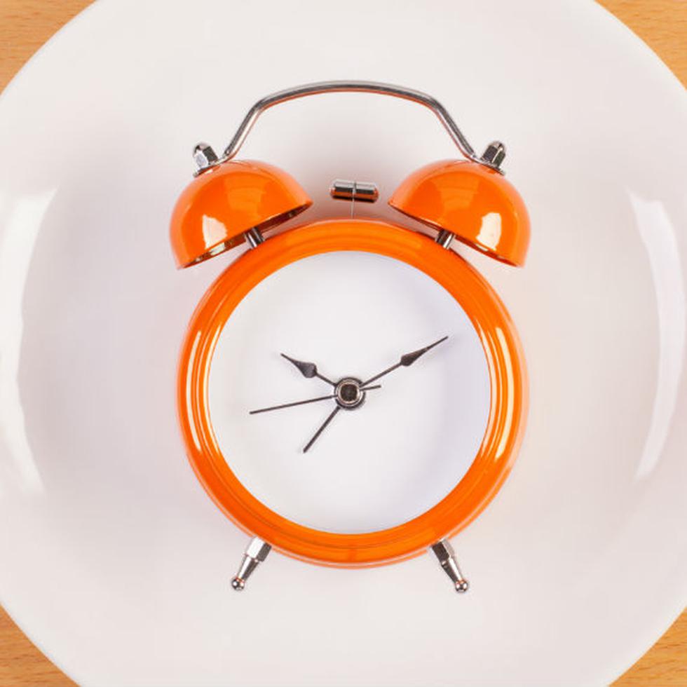 Dado que el cuerpo es un reloj, su procesamiento de los alimentos necesariamente es diferente a distintas horas. (Shutterstock)