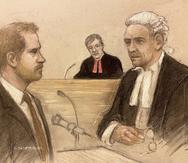 La artista Elizabeth Cook capturó en un boceto el momento en el que el príncipe Harry testificaba en el Tribunal Superior de Londres.