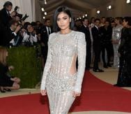 Kylie Jenner arrives at The Metropolitan Museum of Art Costume Institute Benefit Gala, celebrating the opening of "Manus x Machina: Fashion in an Age of Technology" on Monday, May 2, 2016, in New York. (Photo by Evan Agostini/Invision/AP)