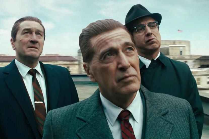 Robert De Niro, Al Pacino y  Ray Romano  en una escena de la cinta “The Irishman” que estrena en cines esta semana. (Suministrada)
