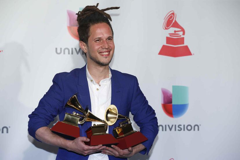 El artista obtuvo tres Grammy Latinos en la más reciente entrega. (AP)