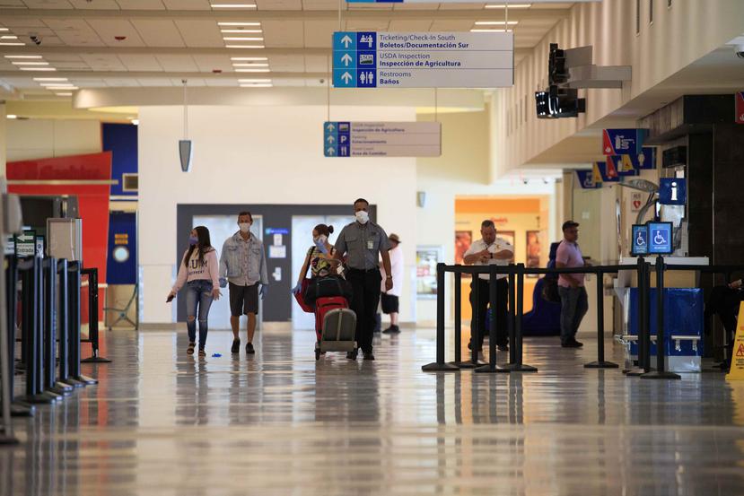 La Guardia Nacional se ha hecho cargo del cernimiento de pasajeros. (GFR Media)
