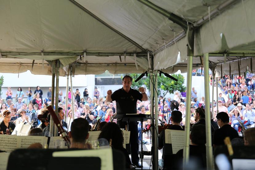 La Orquesta Sinfónica de Puerto Rico interpretó un repertorio variado en la Plazoleta frente al Centro de Bellas Artes de Santurce. (Suministrada)