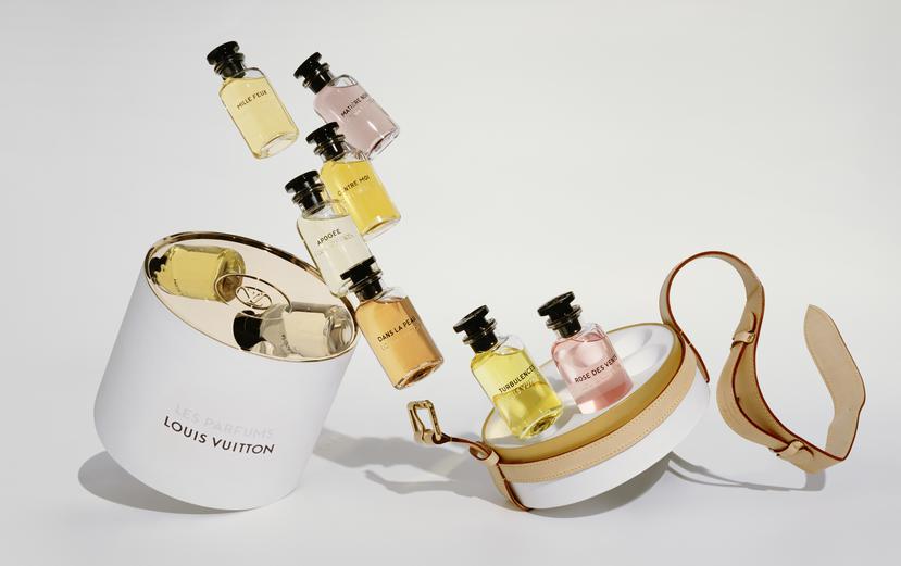 El cofre que contiene la nueva colección de alta perfumería de Louis Vuitton, con frascos de tamaño ideal para ir de viaje, en honor a la tradición de la casa.