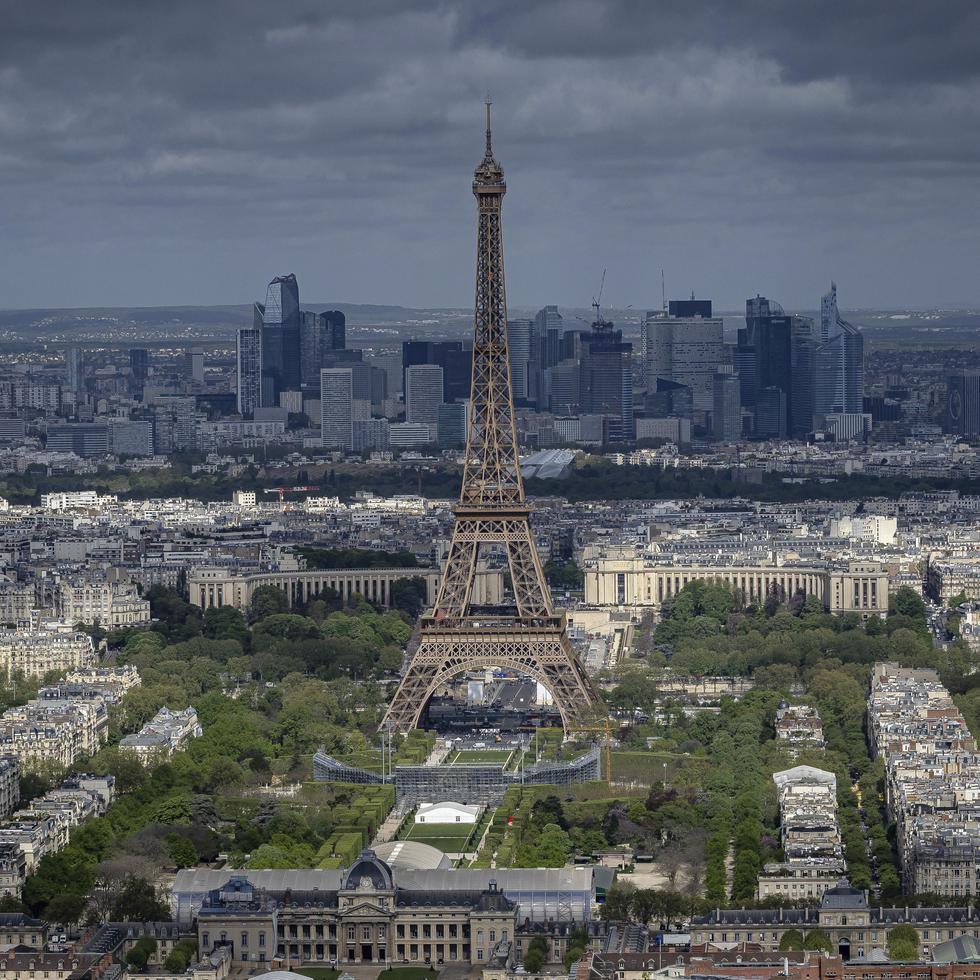 La Torre Eiffel sirve de telón de fondo para los Juegos Olímpicos de París 2024.