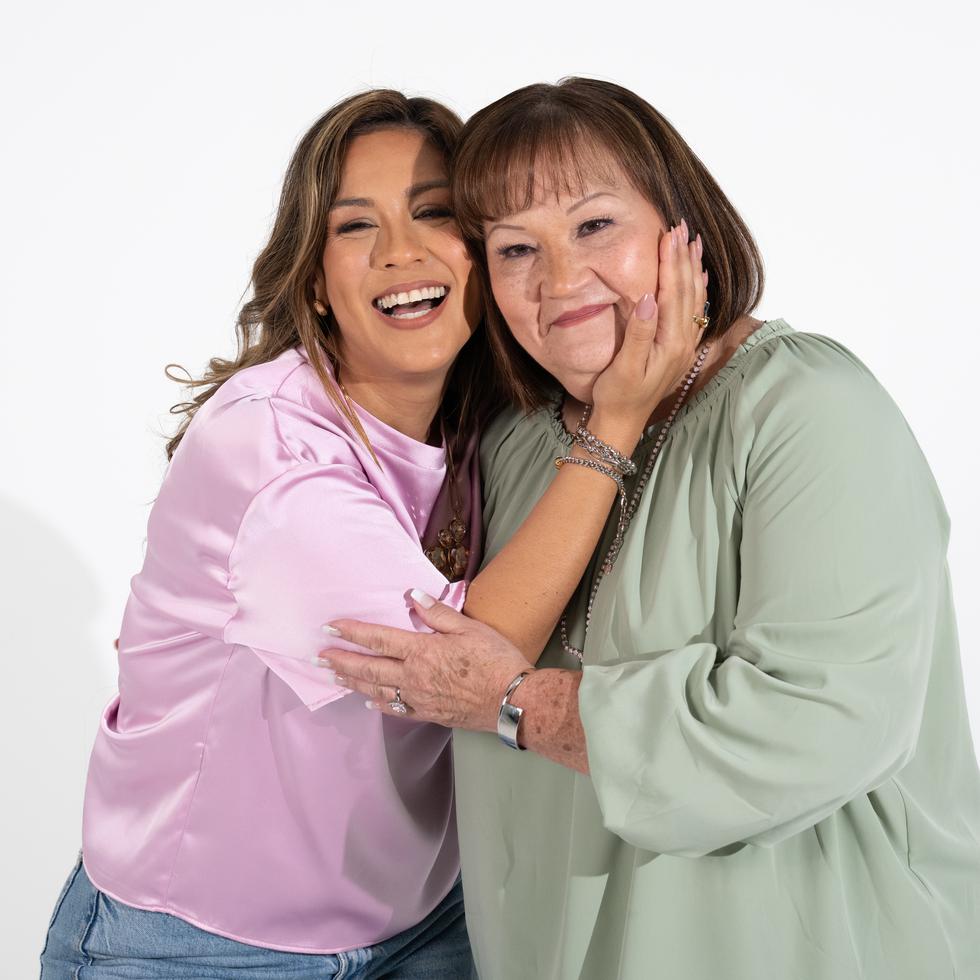 Merari Peña junto a su madre Miriam Vidal.