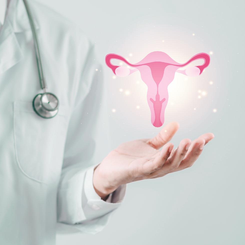 Los médicos pueden recetar diferentes tipos de medicamentos para ayudar a regular los ciclos menstruales y reducir los síntomas asociados con los ovarios poliquísticos.