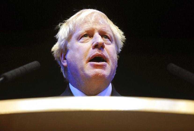 El exsecretario del Exterior, Boris Johnson, no oculta su deseo de ocupar la jefatura del partido y el gobierno. (AP)