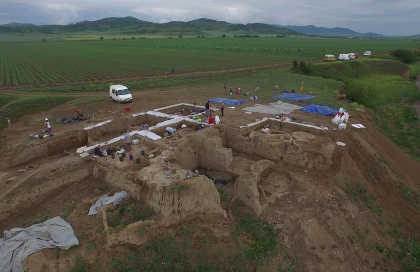 La excavación se centró en dos yacimientos neolíticos de entre 6,000 y 4,500 antes de Cristo (Stephen Batiuk, Universidad de Toronto).