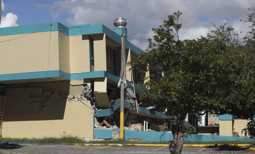 Una escuela en Guánica colapsó tras el terremoto. (GFR Media)