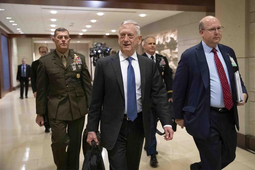 El secretario de Defensa federal, Jim Mattis, a su llegada a una reunión. (AP)