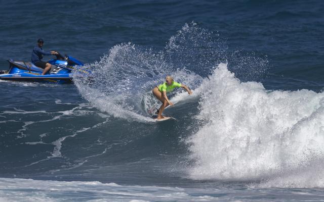 “Muy lindo, un paraíso”: surfers de diversos rincones del planeta “descubren” las olas mundialistas de Puerto Rico 