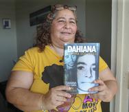 Dahiana Pérez Lebrón, aquí en su casa en Sabana Grande, contó en el libro "Víctima dos veces" el terror que vivió como prisionera de Toño Bicicleta.