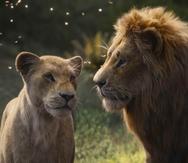 Nala con la voz de Beyoncé Knowles-Carter, izquierda, y Simba, con la voz de Donald Glover en una escena de "El Rey León" en una imagen proporcionada por Disney. (Disney vía AP)