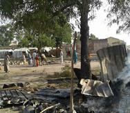 El comandante del Ejército, Lucky Irabor, dijo que bombardearon cerca del campamento de refugiados tras recibir información de que en la zona se encontraban terroristas de Boko Haram. (MSF via AP)