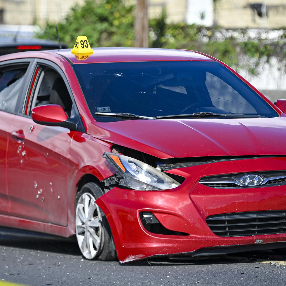 El hombre baleado fue hallado al interior de un vehículo Hyundai color rojo.
