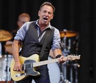 El famoso cantante presentó un show donde mezcló recuerdos personales con interpretaciones de sus cancionesBruce Springsteen. (AP)