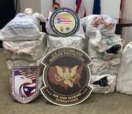 Personal de Operaciones Aéreas y Marítimas de la Oficina de Aduanas y Protección Fronteriza interceptó un cargamento millonario de cocaína al oeste de la isla de Desecheo.