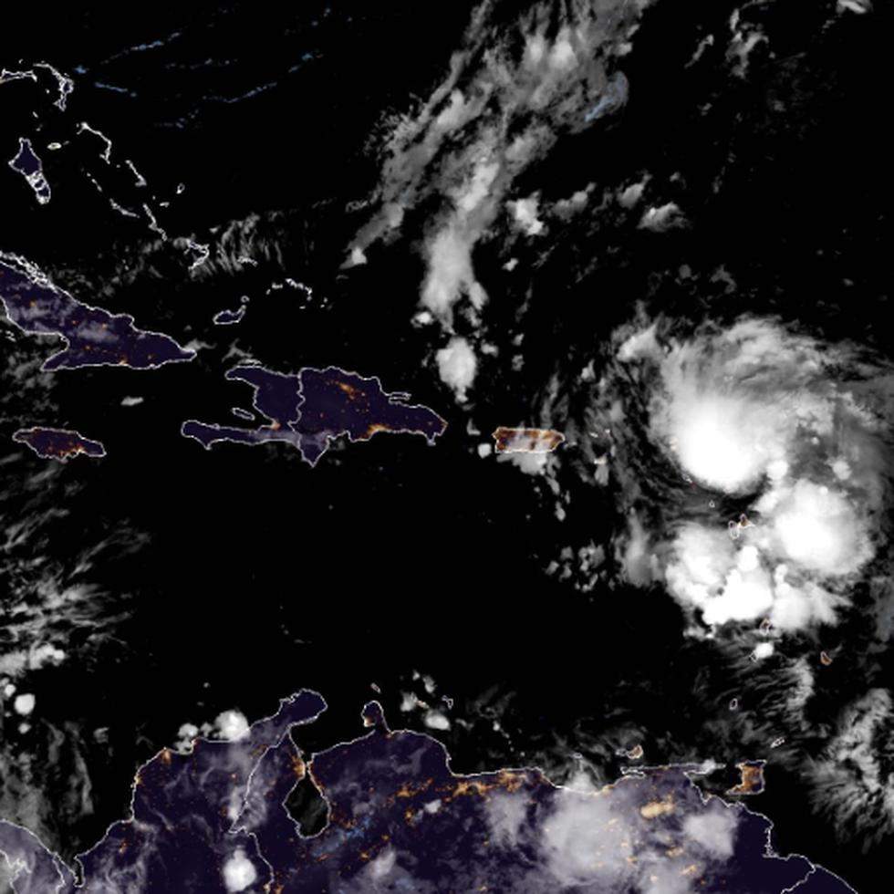 Imagen del huracán Tammy capturada por el satélite meteorológico GOES-16 cerca de las 11:00 de la noche del sábado, 21 de octubre de 2023.