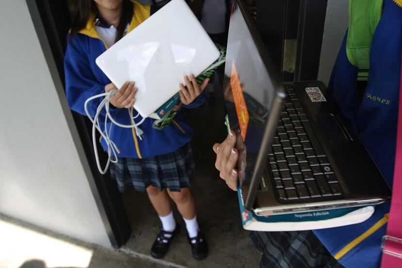 El Departamento de Educación prevé comenzar el semestre que viene a distribuir computadoras a estudiantes. (Archivo / GFR Media)