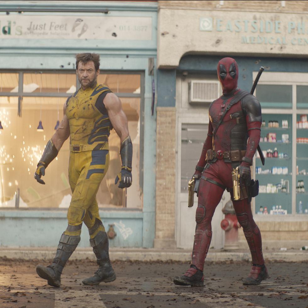 En esta imagen proporcionada por 20th Century Studios/Marvel Studios, Hugh Jackman como Wolverine/Logan, izquierda, y Ryan Reynolds en una escena de "Deadpool & Wolverine". (20th Century Studios/Marvel Studios vía AP)