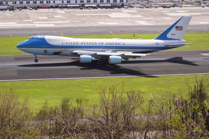 El Air Force One cuando aterrizó en Puerto Rico con Trump a bordo el pasado octubre. (GFR Media)