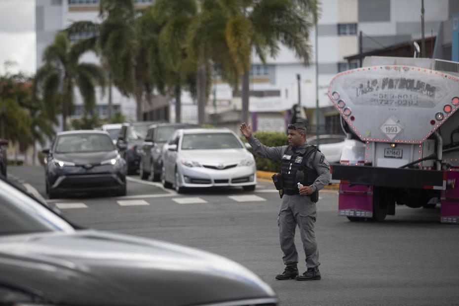 During the afternoon, the traffic in the area of ​​the Center for Fine Arts in Guaynabo became a bit heavy, but members of the Municipal Police controlled the situation.