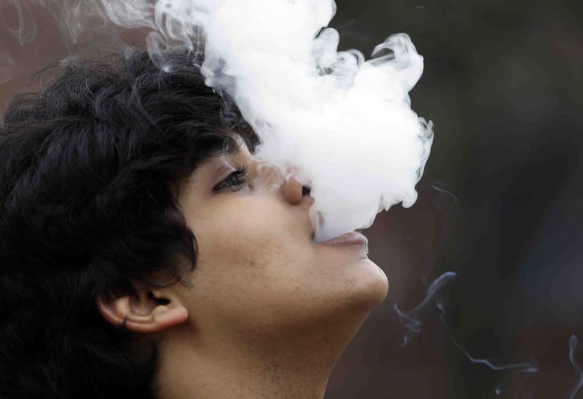 La intoxicación con nicotina puede provocar crisis epilépticas, convulsiones, vómitos y daños al cerebro. (AP)
