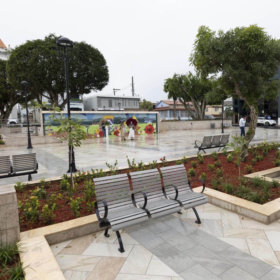 La renovación del a plaza pública Segundo Ruiz Belvis, en Aibonito, demoró un año y 11 meses.