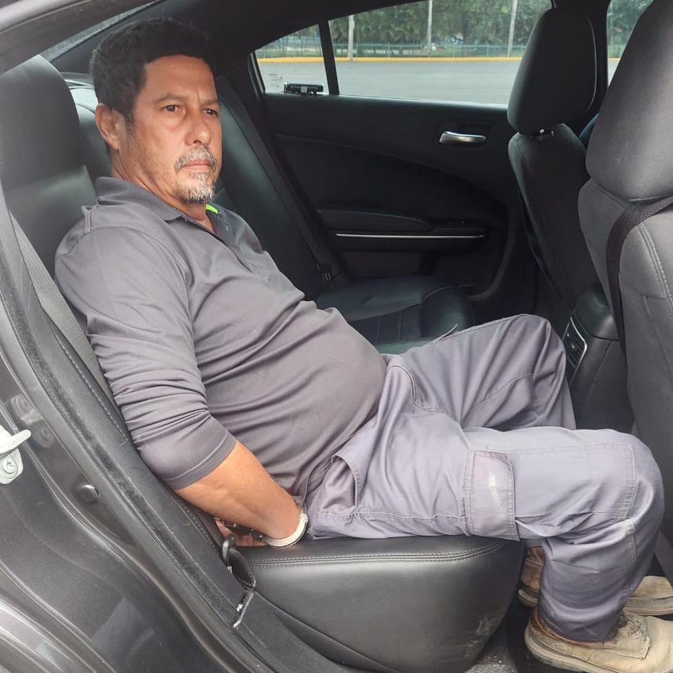 Contra Efraín Rivera Rodríguez, de 52 años, pesaban cinco órdenes de arresto por los delitos de agresión sexual contra una pariente suya que es menor de edad.