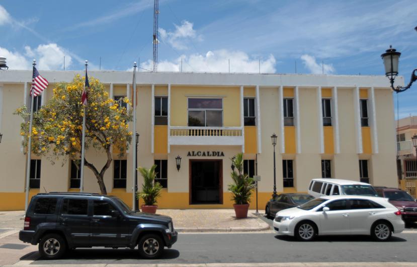 El municipio de Dorado tiene una deuda municipal per cápita de $876. El cálculo no contempla los préstamos privados que pueda tener el ayuntamiento. (GFR Media)