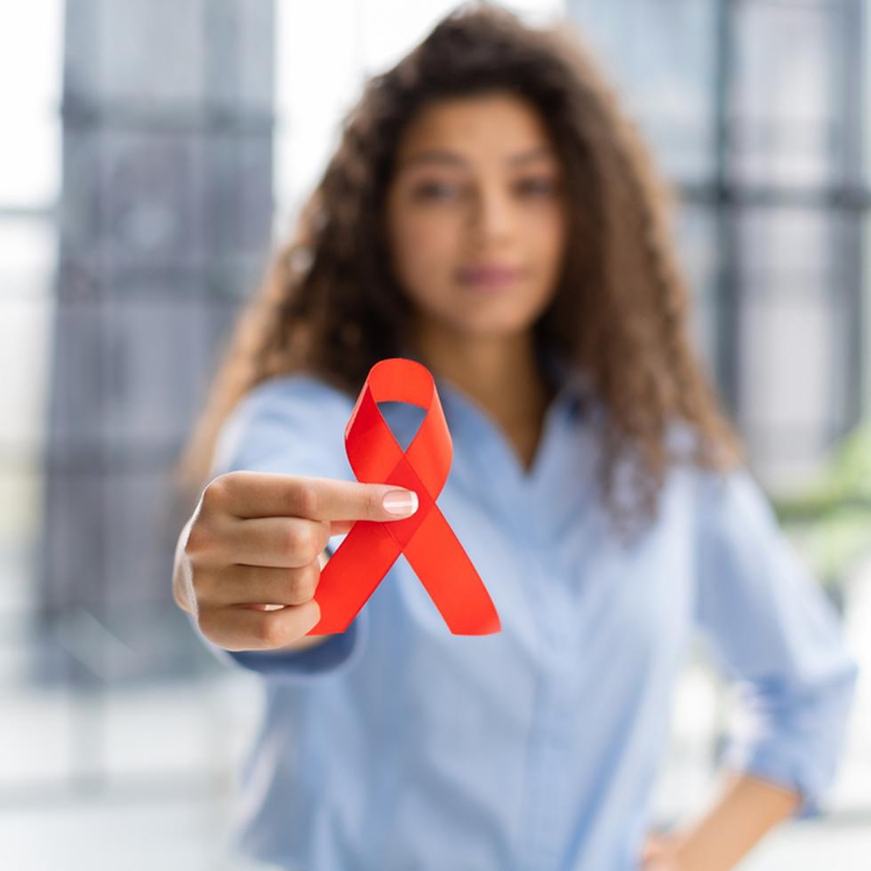 El riesgo de desarrollo de cánceres asociados al VPH es mayor en personas viviendo con VIH en comparación con las personas de la población general.