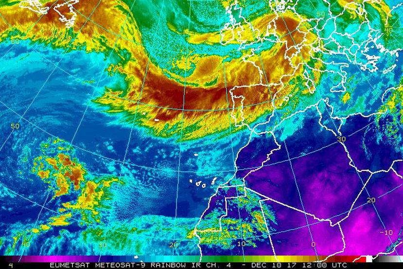 En Portugal, las autoridades meteorológicas emitieron también alertas de riesgo extremo por fuertes vientos para el norte y centro del país. (NOAA)